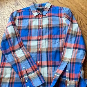 J Crew “boy” fit 100% cotton button down Sz 6